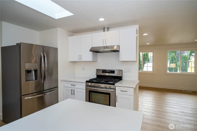 Property photo for 728 5th Avenue S, Kent photo 11