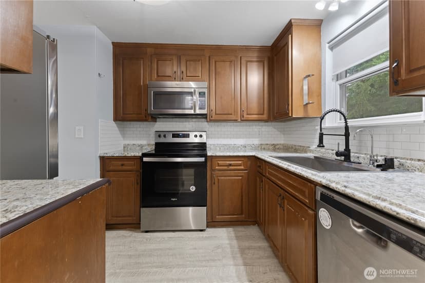 Property photo for 6526 192nd Avenue E, Bonney Lake photo 10