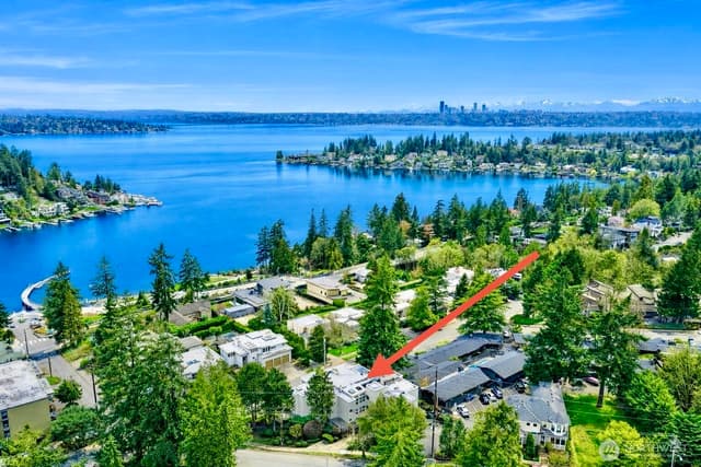 Property photo for 101 99th Avenue NE #101, Bellevue photo 2