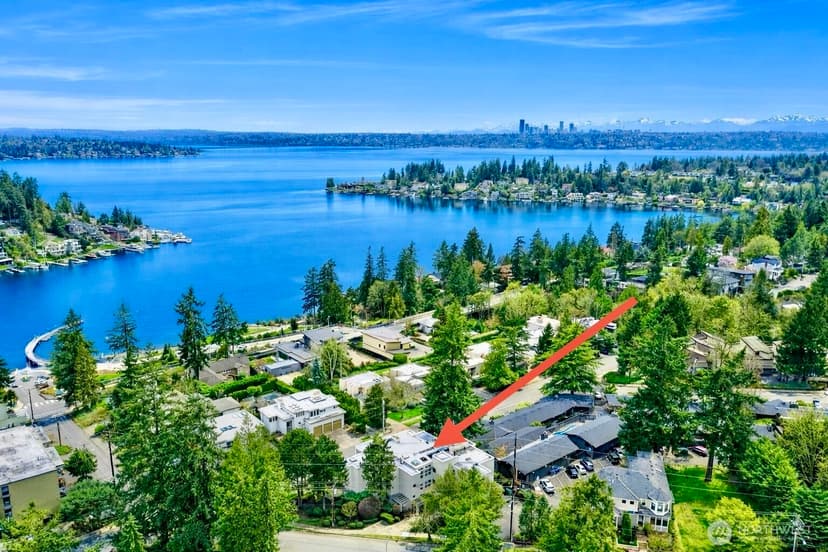 Property photo for 101 99th Avenue NE #101, Bellevue photo 2