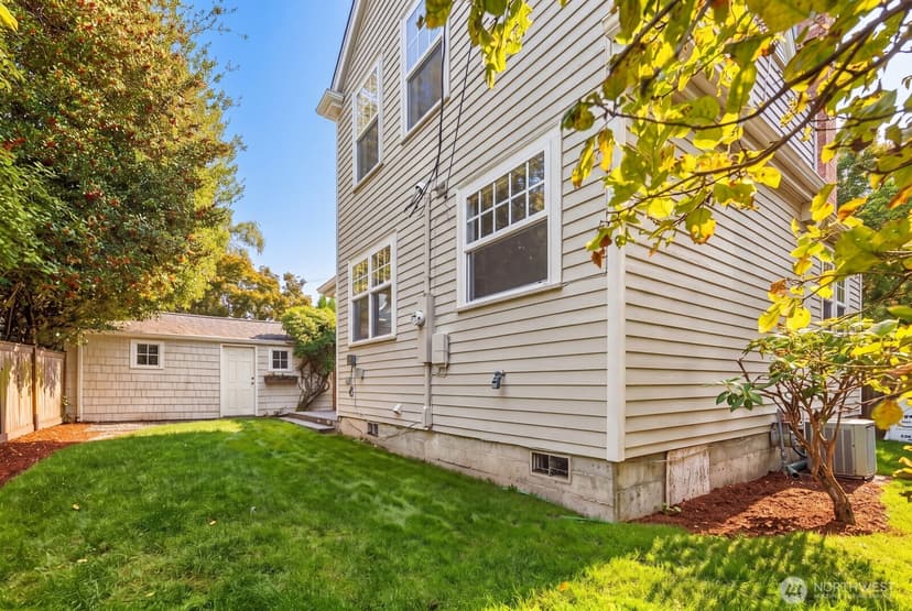 Property photo for 2102 N 60th Street, Seattle photo 5