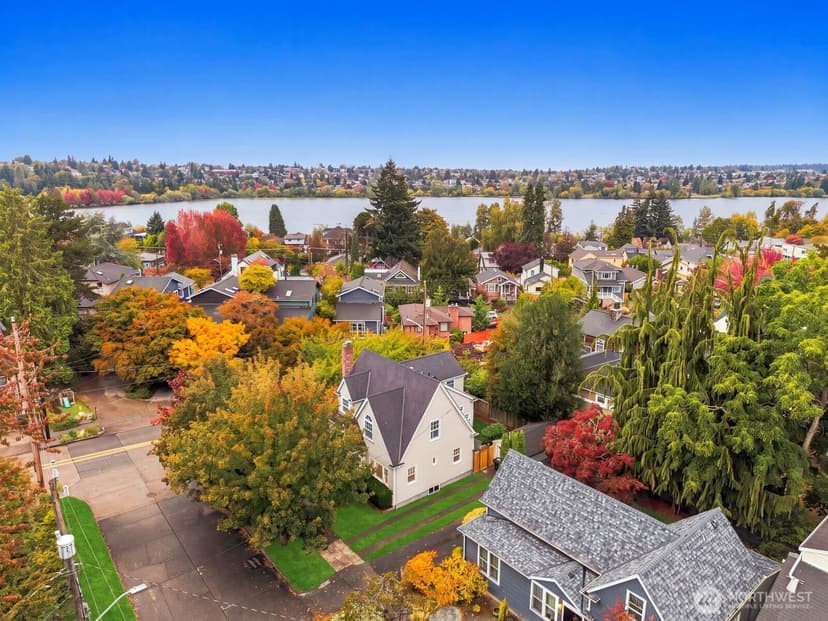 Property photo for 2102 N 60th Street, Seattle photo 6