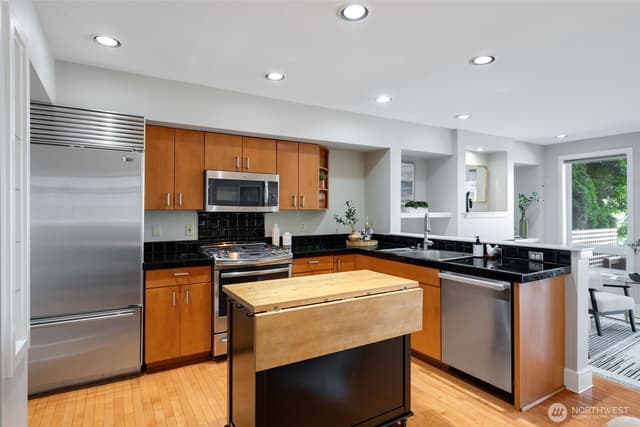 Property photo for 212 N 45th Street, Seattle photo 3
