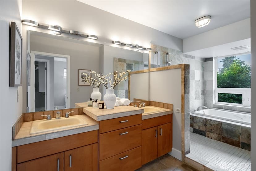 Property photo for 212 N 45th Street, Seattle photo 11