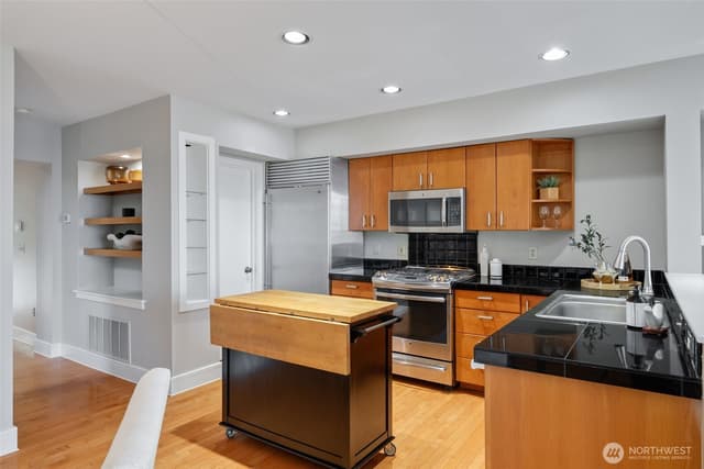 Property photo for 212 N 45th Street, Seattle photo 4