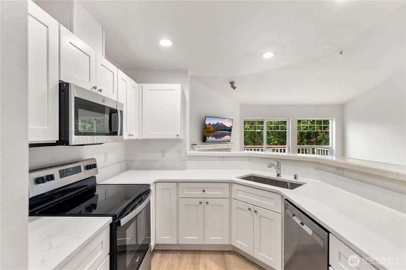 Property photo for 18501 SE Newport Way #H336, Issaquah photo 16