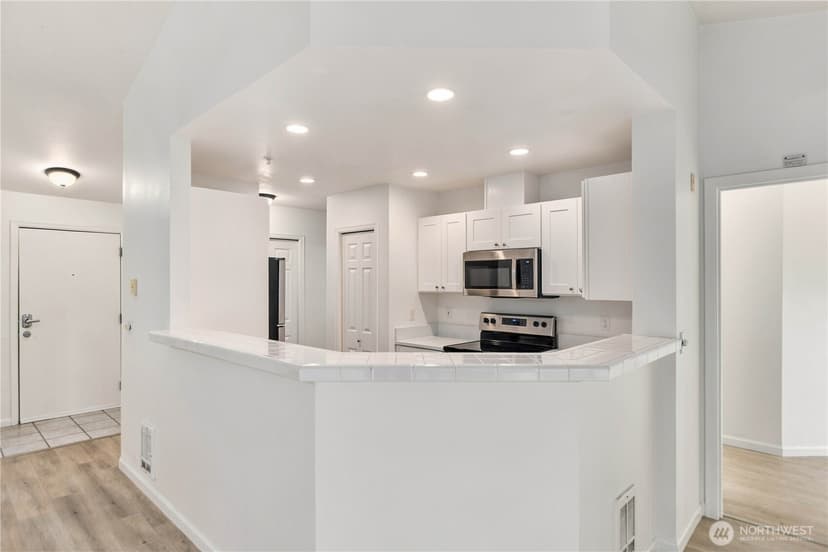 Property photo for 18501 SE Newport Way #H336, Issaquah photo 14