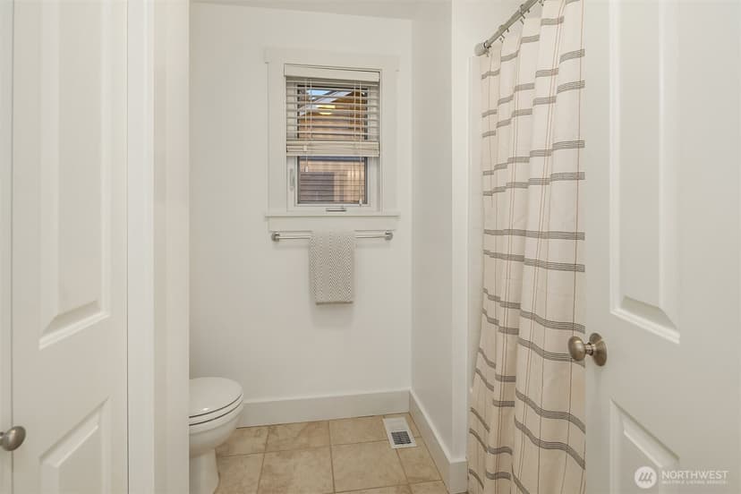 Property photo for 12512 NE 90th Street, Kirkland photo 28