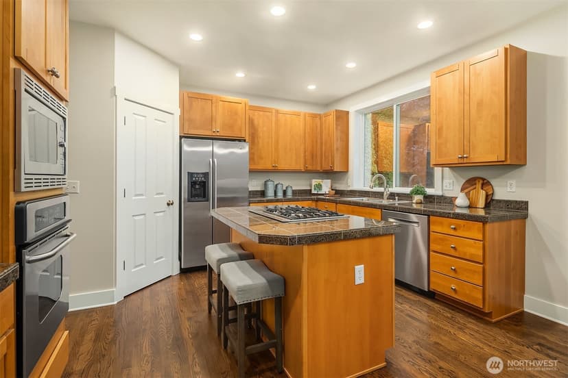 Property photo for 12512 NE 90th Street, Kirkland photo 14