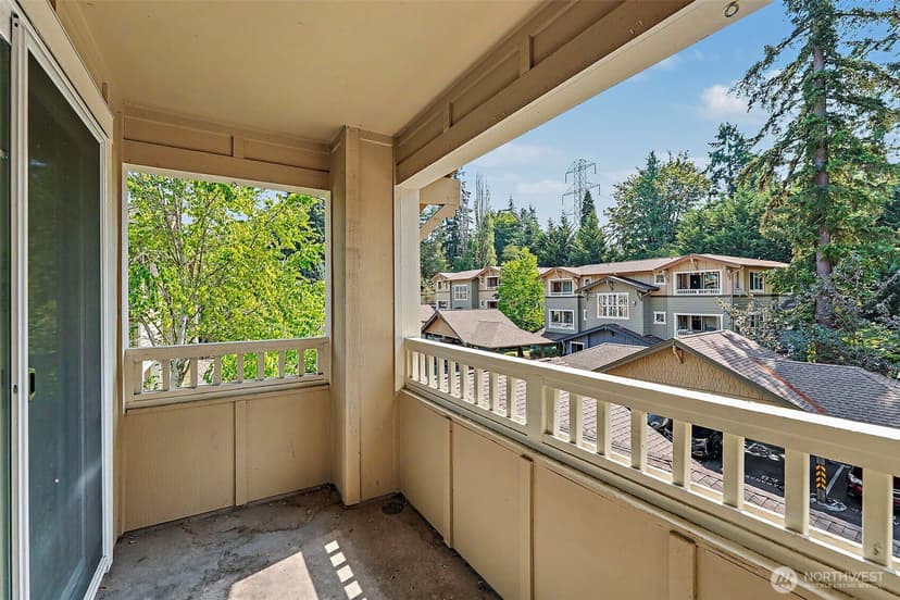 Property photo for 11312 124th Avenue NE #302, Kirkland photo 23