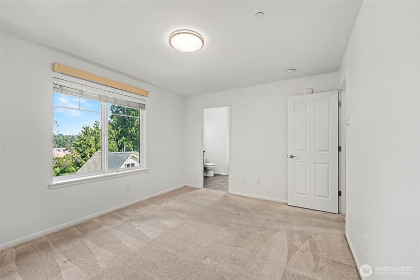 Property photo for 11312 124th Avenue NE #302, Kirkland photo 16