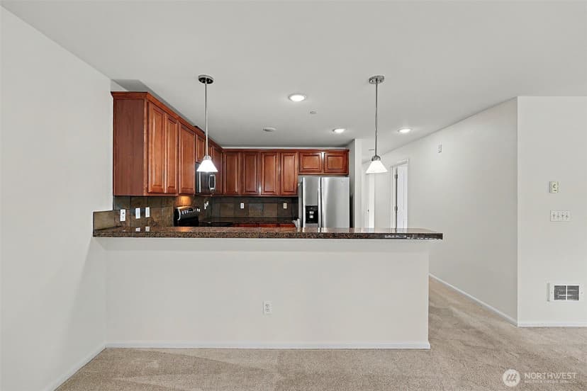 Property photo for 11312 124th Avenue NE #302, Kirkland photo 5