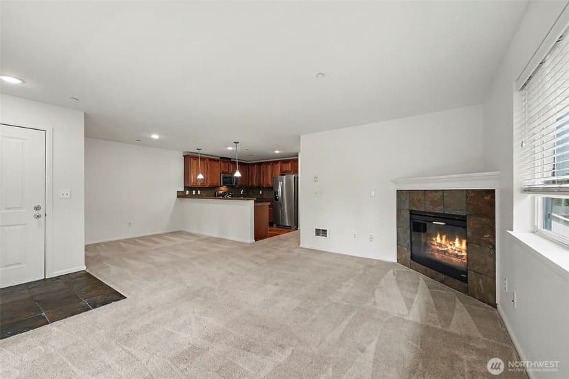 Property photo for 11312 124th Avenue NE #302, Kirkland photo 3