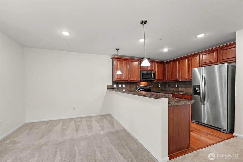 Property photo for 11312 124th Avenue NE #302, Kirkland photo 22