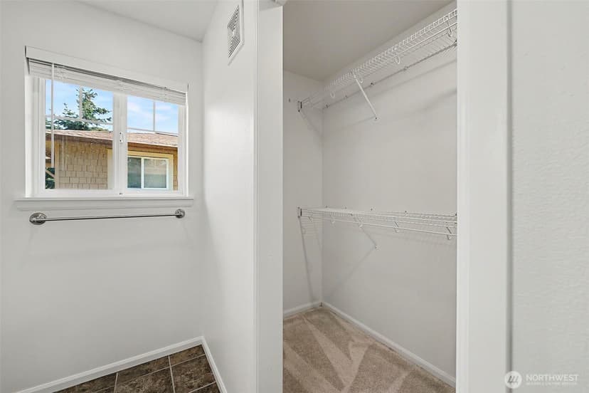 Property photo for 11312 124th Avenue NE #302, Kirkland photo 19