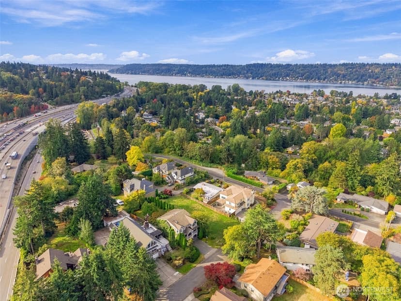 Property photo for 12013 SE 42nd Court, Bellevue photo 6