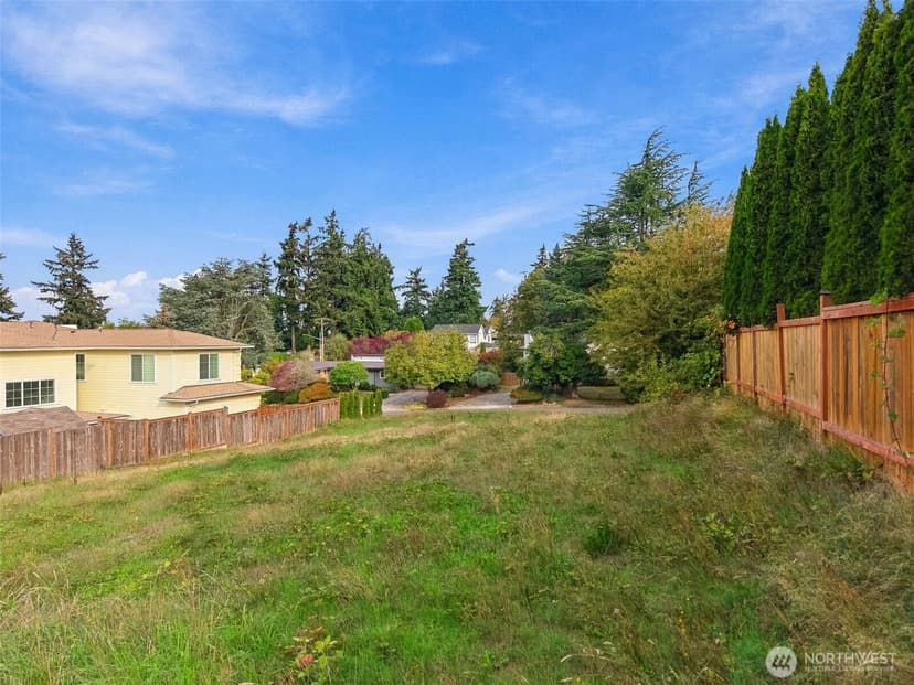 Property photo for 12013 SE 42nd Court, Bellevue photo 5