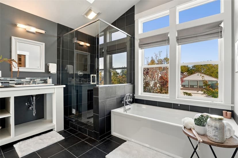 Property photo for 8423 40th Avenue SW, Seattle photo 17