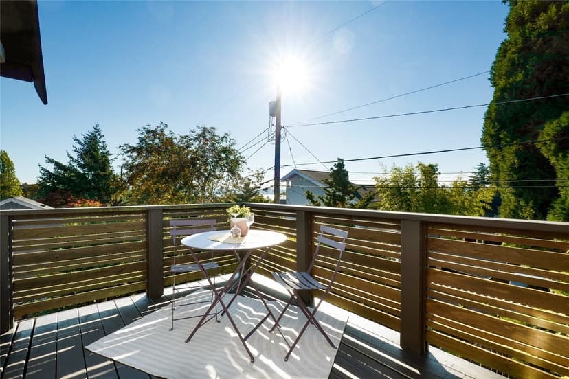 Property photo for 8423 40th Avenue SW, Seattle photo 15