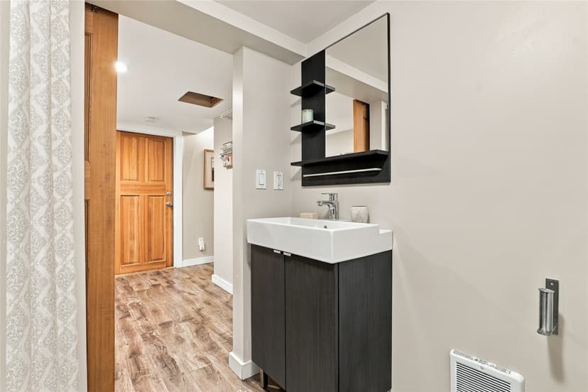 Property photo for 8423 40th Avenue SW, Seattle photo 21