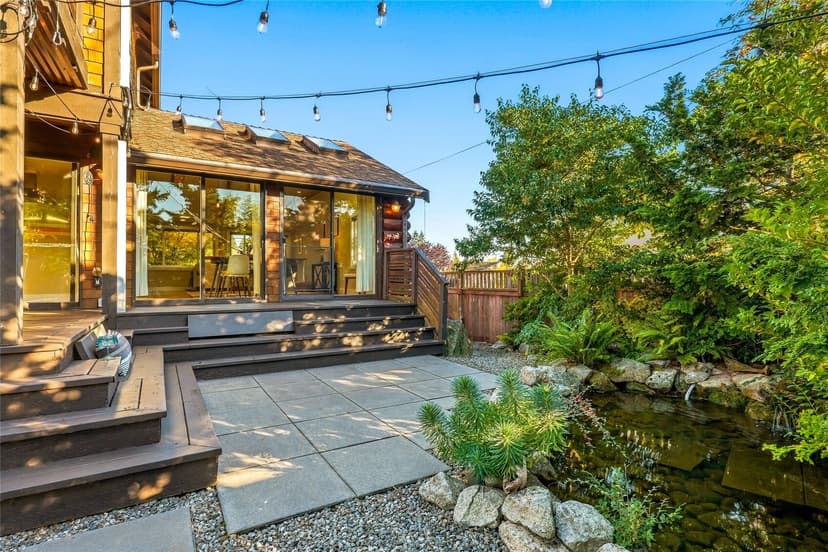 Property photo for 8423 40th Avenue SW, Seattle photo 27