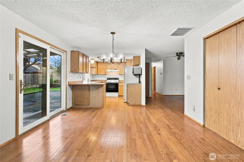 Property photo for 22014 SE 268th Street, Maple Valley photo 12