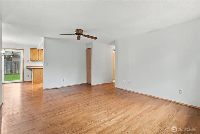 Property photo for 22014 SE 268th Street, Maple Valley photo 5