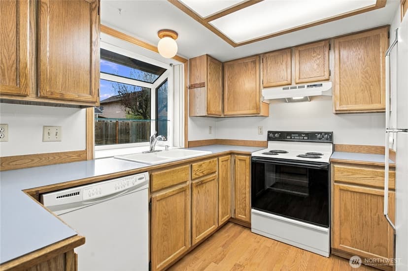 Property photo for 22014 SE 268th Street, Maple Valley photo 16