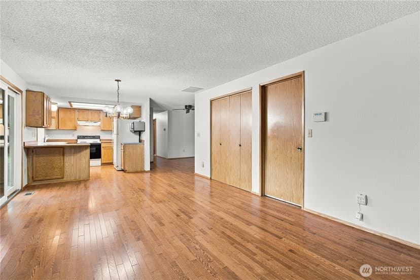 Property photo for 22014 SE 268th Street, Maple Valley photo 11