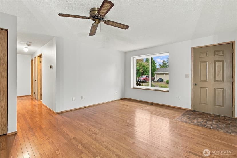 Property photo for 22014 SE 268th Street, Maple Valley photo 7