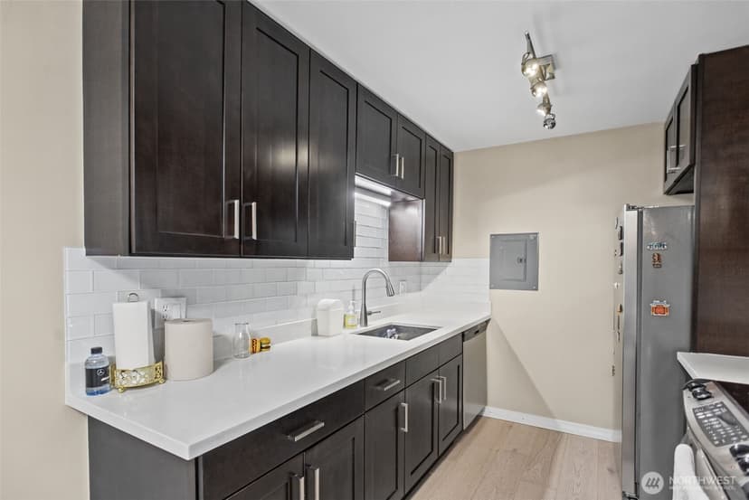 Property photo for 2500 81st Avenue SE #112, Mercer Island photo 10