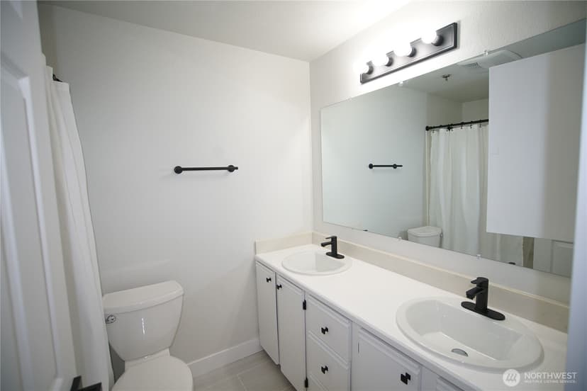 Property photo for 215 SW 100th Street #B-102, Everett photo 15