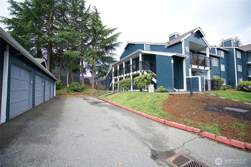 Property photo for 215 SW 100th Street #B-102, Everett photo 4