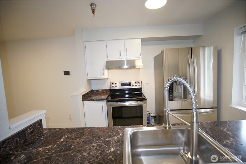 Property photo for 215 SW 100th Street #B-102, Everett photo 17