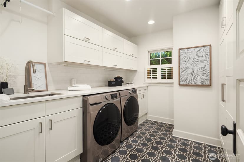Property photo for 1060 Spruce Street, Edmonds photo 16