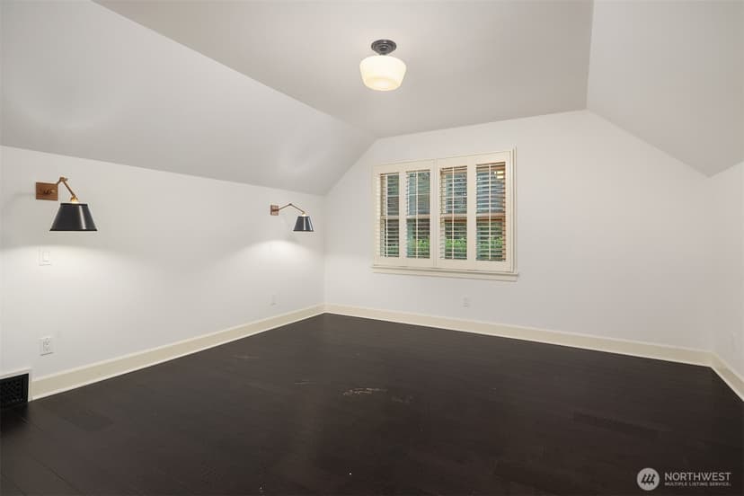 Property photo for 1060 Spruce Street, Edmonds photo 22