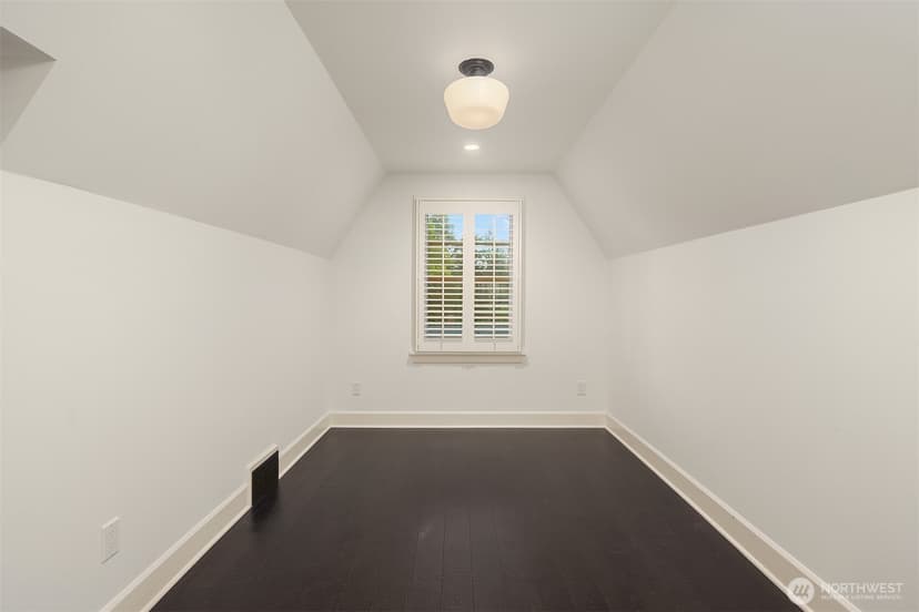 Property photo for 1060 Spruce Street, Edmonds photo 25
