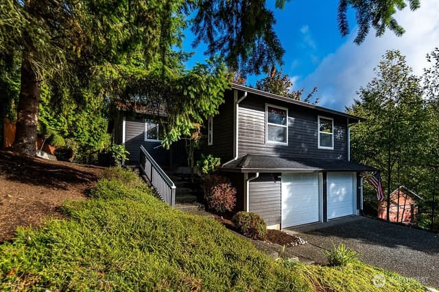 Property photo for 9724 NE 141st Court, Kirkland photo 4