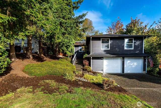 Property photo for 9724 NE 141st Court, Kirkland photo 2