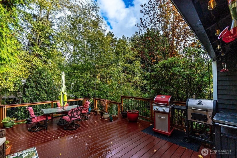 Property photo for 9724 NE 141st Court, Kirkland photo 10