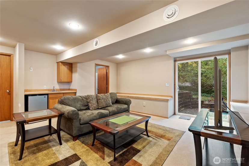 Property photo for 9724 NE 141st Court, Kirkland photo 33