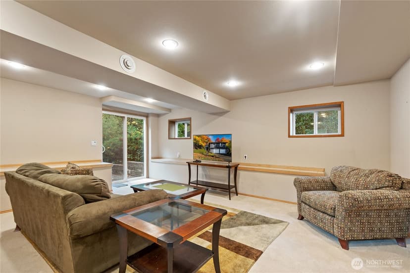 Property photo for 9724 NE 141st Court, Kirkland photo 34