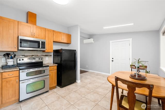 Property photo for 23303 100th Avenue SE, Kent photo 5