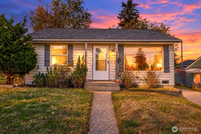 Property photo for 3016 SW Roxbury Street, Seattle