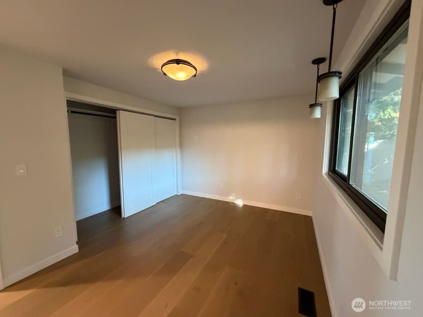 Property photo for 11721 NE 75th Place, Kirkland photo 13