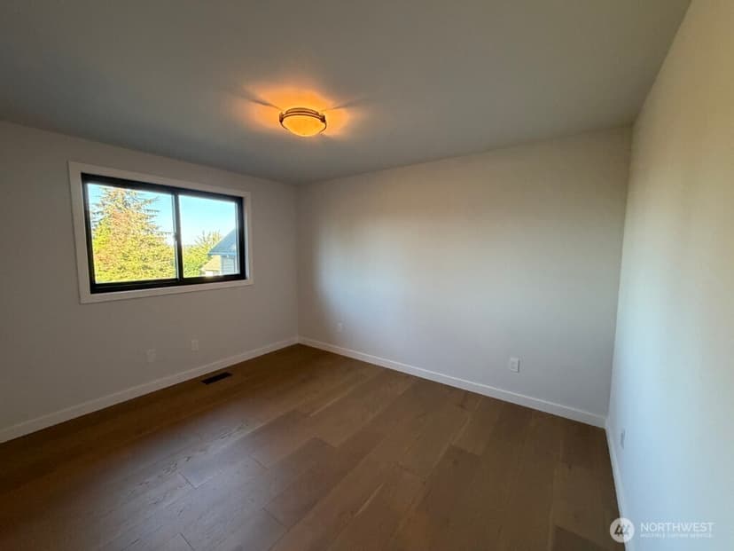 Property photo for 11721 NE 75th Place, Kirkland photo 14