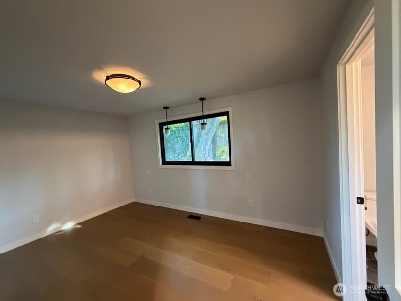 Property photo for 11721 NE 75th Place, Kirkland photo 10