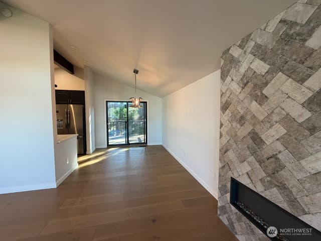 Property photo for 11721 NE 75th Place, Kirkland photo 5