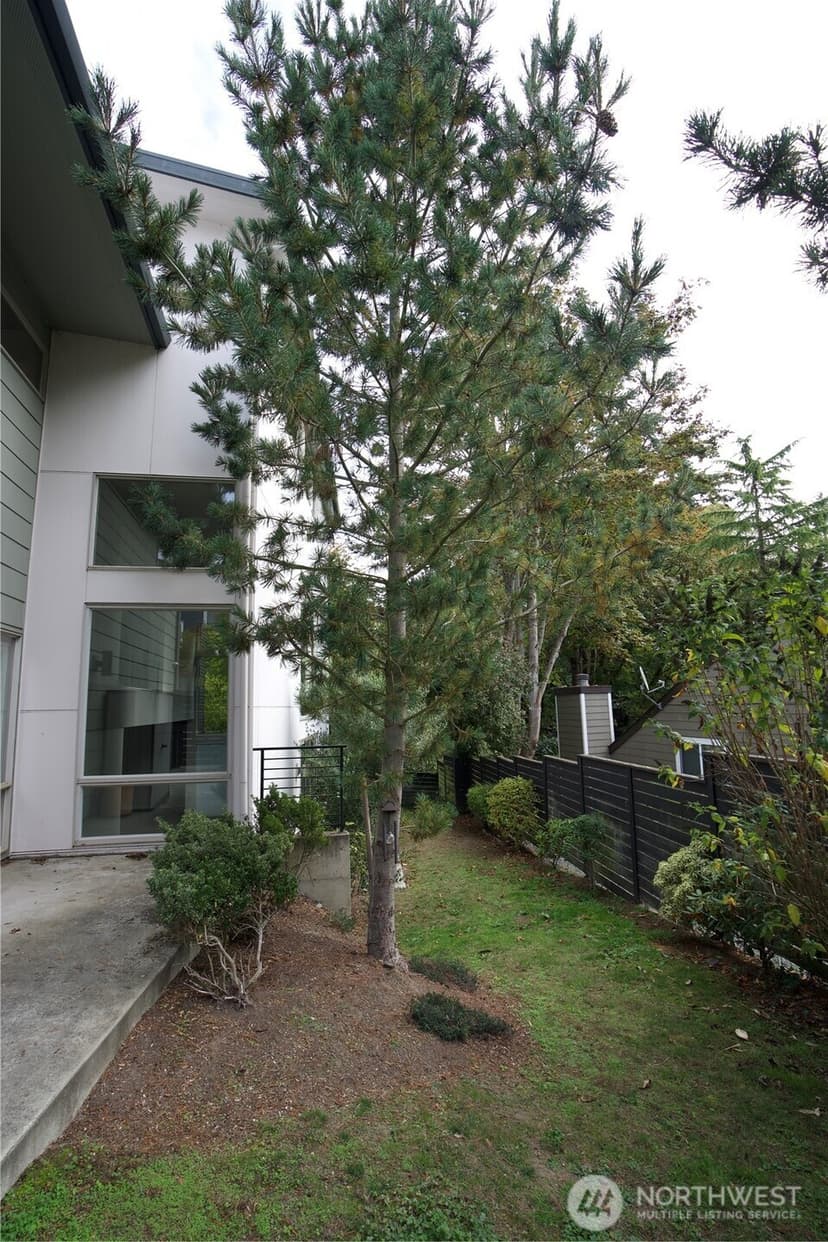 Property photo for 9109 Cyrus Avenue NW, Seattle photo 27
