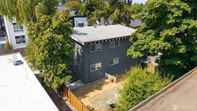 Property photo for 2108 NE 85th Street, Seattle photo 4